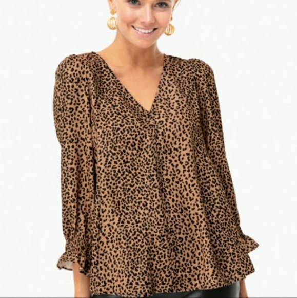 Tuckernuck Tops - Tuckeruck Leopard Print Easton Blouse Small EUC
